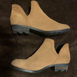 Sorel Lolla Cut-Out Booties